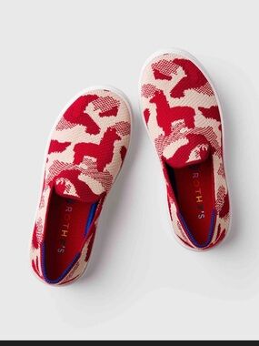 Rothy’s Kids shoes, Unisex, Beige and Red Llama Camo, size 10C, slip on sneaker